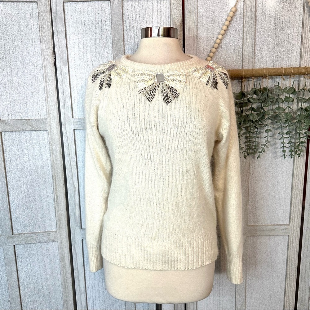 3/$22🩶 Vtg De Rotchild Silk Angora Lambswool Blend Sweater Cream Bead Bow Small